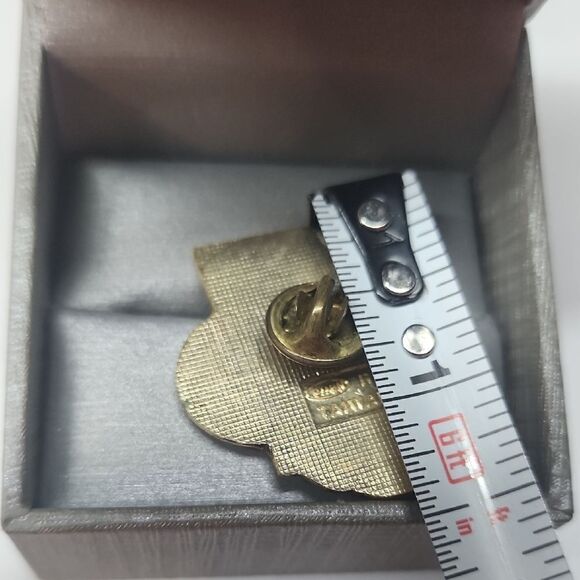 Indiana 25 Honolulu 83 Racing Pin - Picture 4 of 4